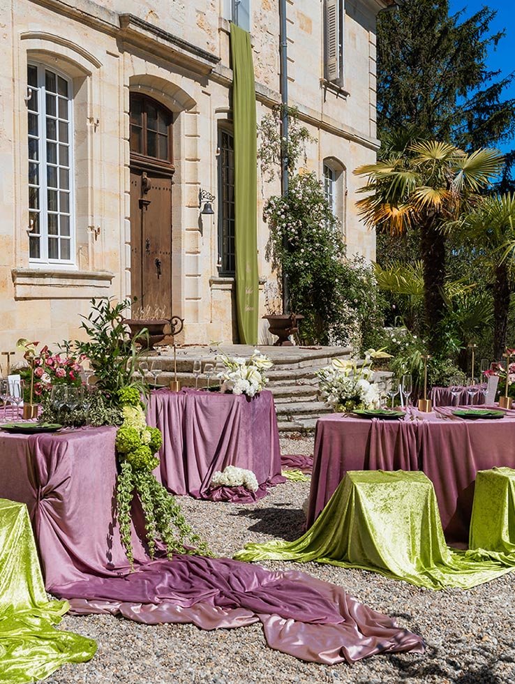 editorial table flowers draping modern wedding mariage